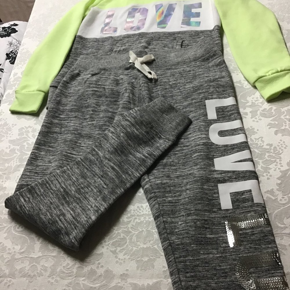 Reflex Kids- girls neon LOVE sweat suit